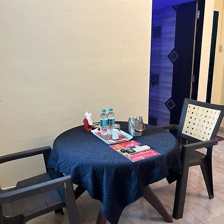 Hotel Jampore Inn Daman Esterno foto