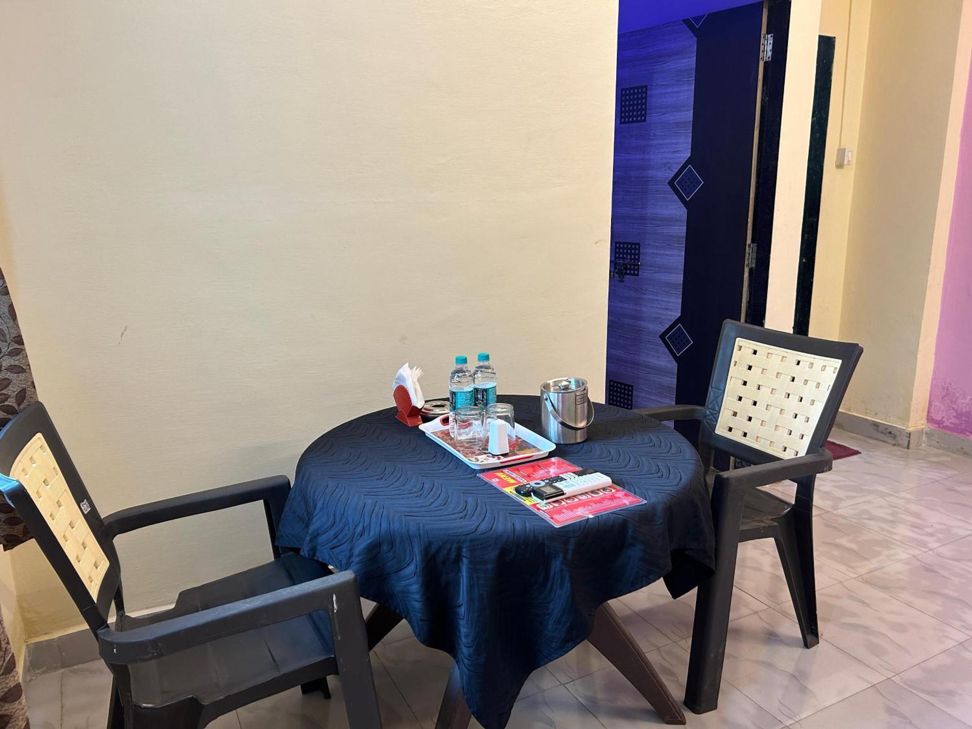 Hotel Jampore Inn Daman Esterno foto