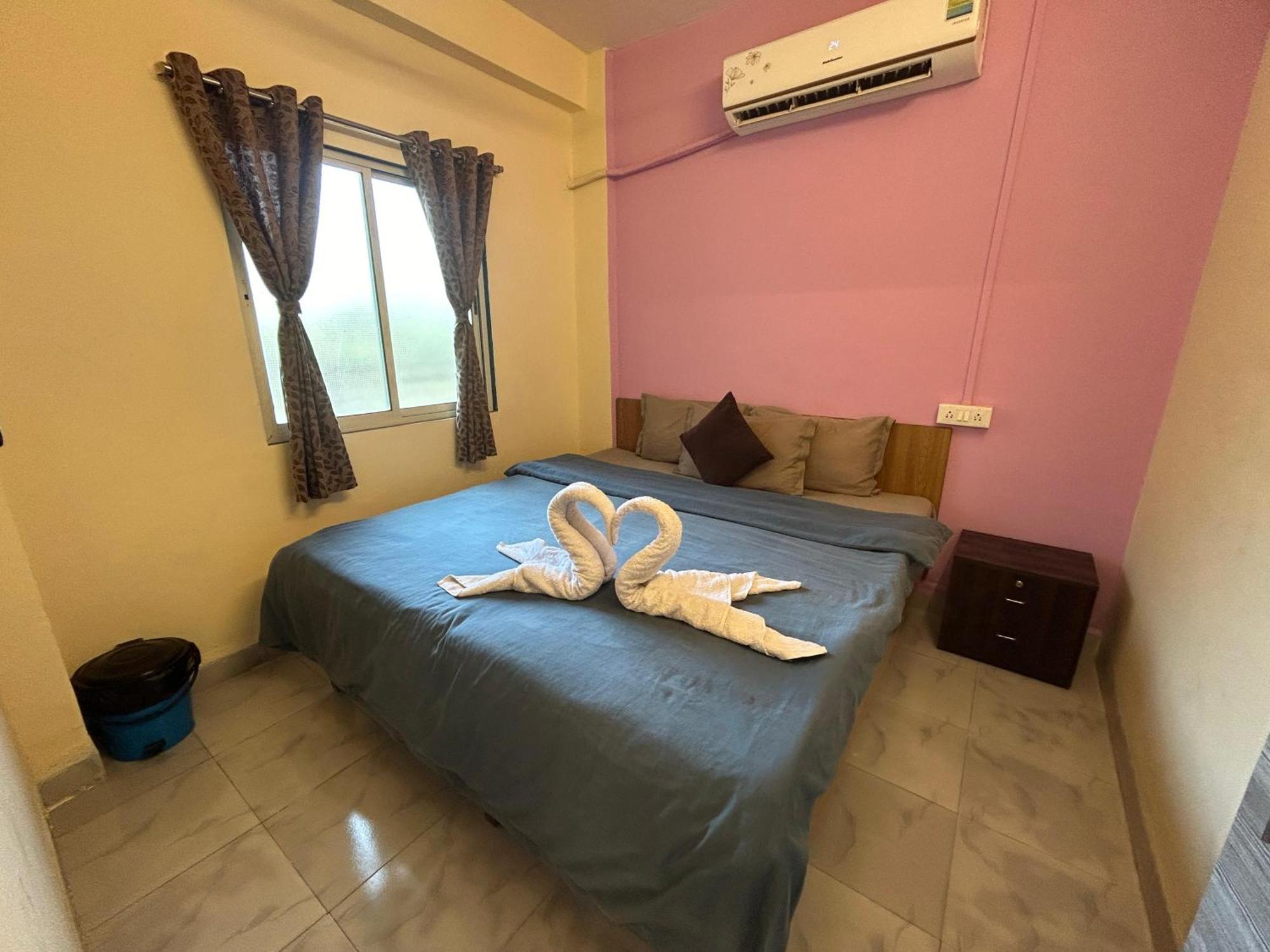 Hotel Jampore Inn Daman Esterno foto